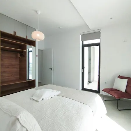 Cream Cozy Getaway - 3 Pearls Pool Retreat