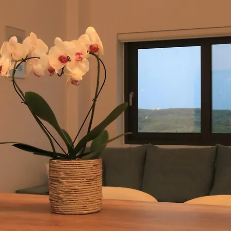 Cream Cozy Getaway - 3 Pearls Pool Retreat Apartament *