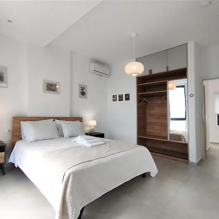 Cream Cozy Getaway - 3 Pearls Pool Retreat Apartament