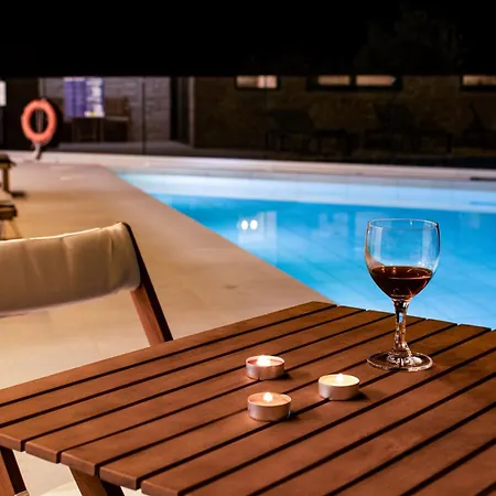 Apartament Cream Cozy Getaway - 3 Pearls Pool Retreat *
